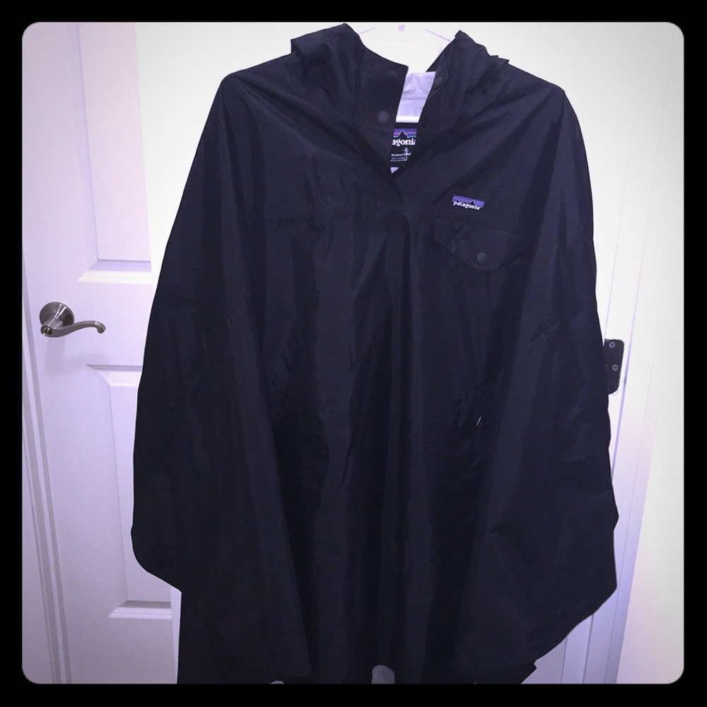 NEW Patagonia Women’s Torrentshell Poncho